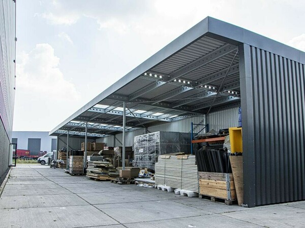 Industriele-overkapping-buitenterrein-opslag-voor-goederen-Twinfloor-001-web.jpg